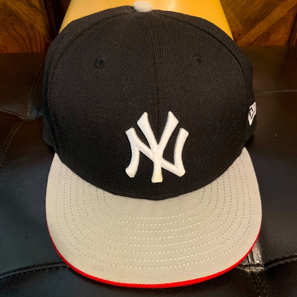 New York Yankee’s hat.